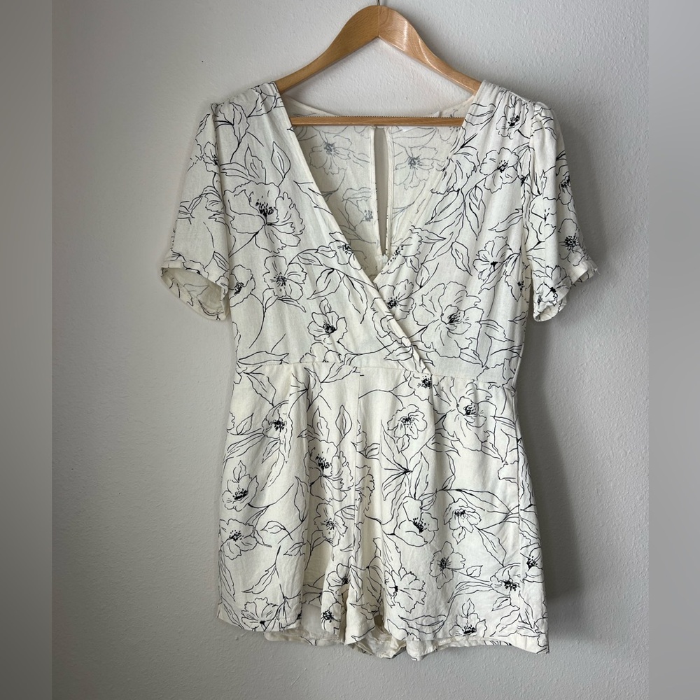 Lush Floral Romper size L